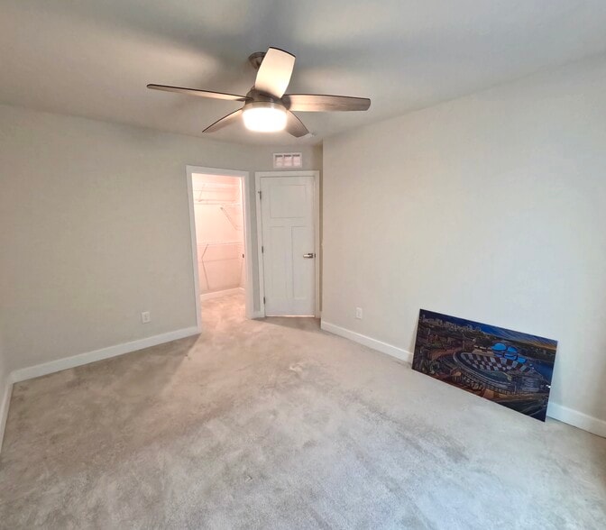 Building Photo - 1037 Clendening Dr