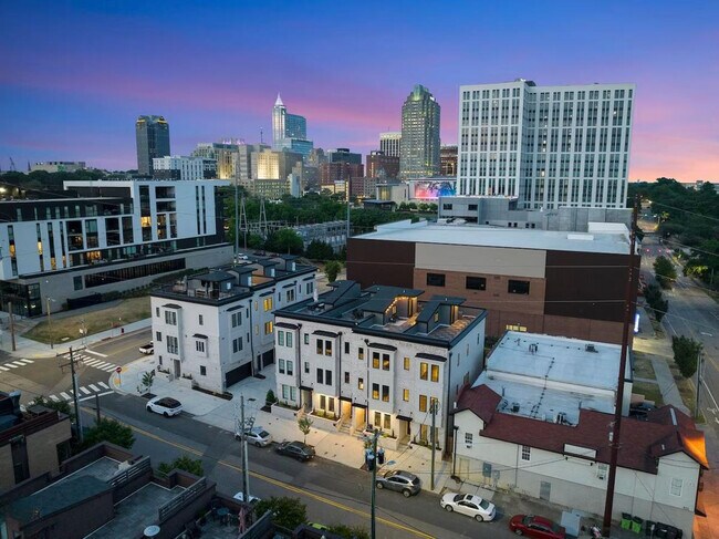 Building Photo - 413 W Lenoir St