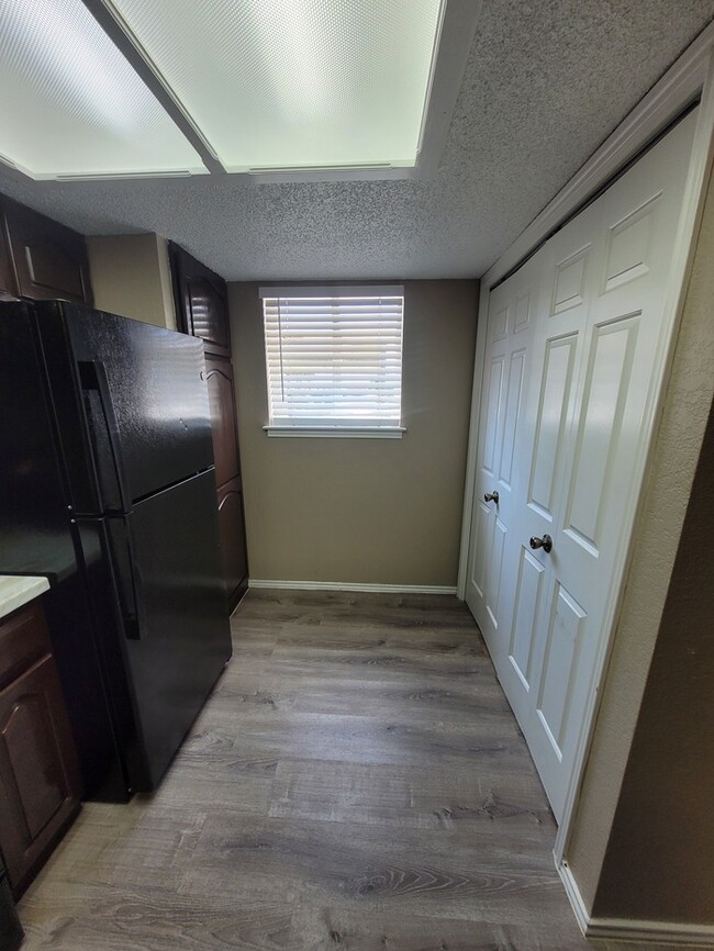 Building Photo - 2 story, 2 bed 2.5 bath townhome at Sagewo...