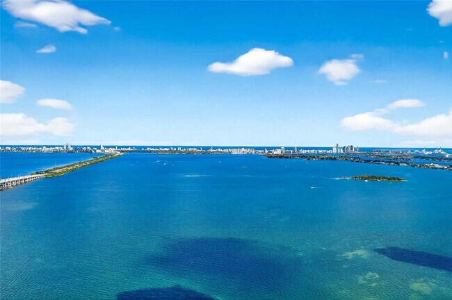 Building Photo - 480 NE 31st St