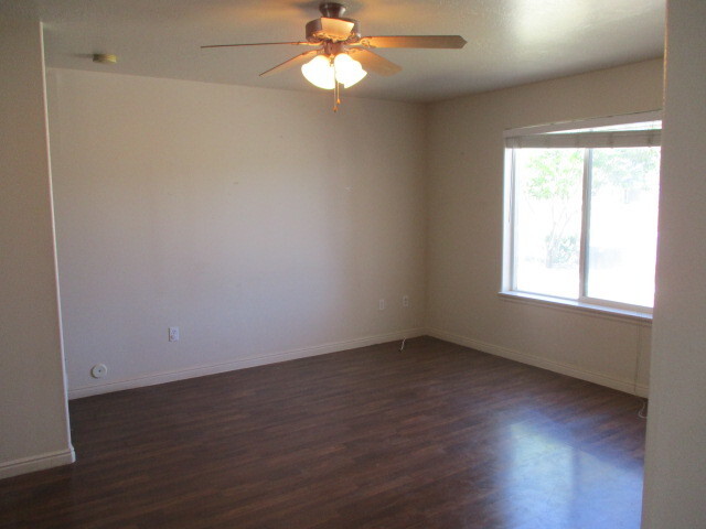 Building Photo - 3 Bedroom, 2.5 Bathroom Twin Home - Gemini...