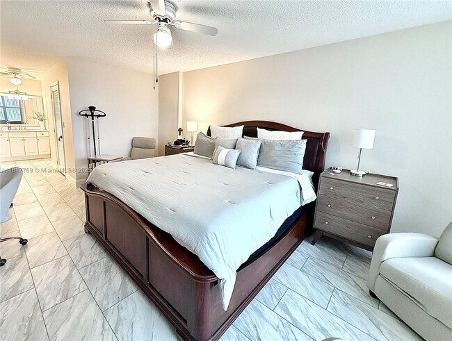 Building Photo - 3800 S Ocean Dr