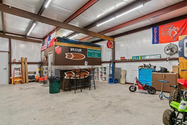 Building Photo - 2610 Co Rd 255