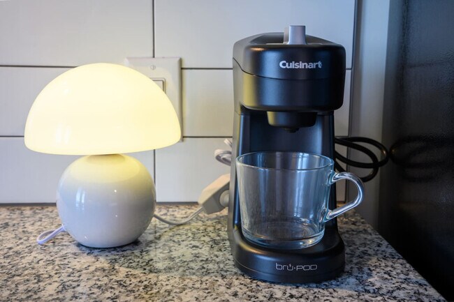 Building Photo - 701 Richmond Ave.