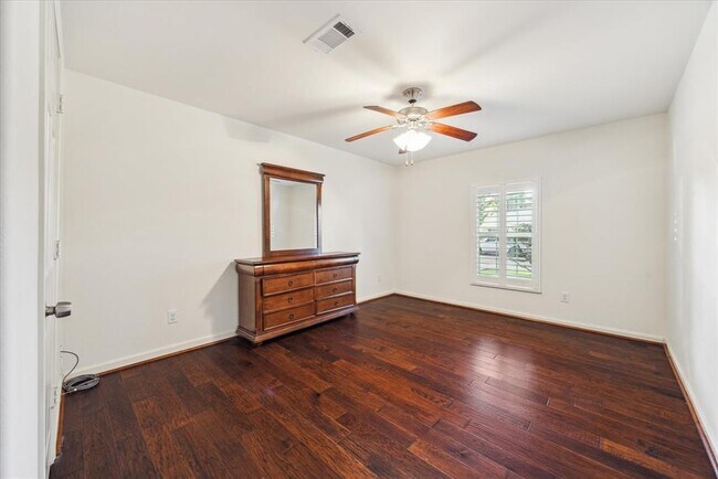 Building Photo - 6215 Cheena Dr