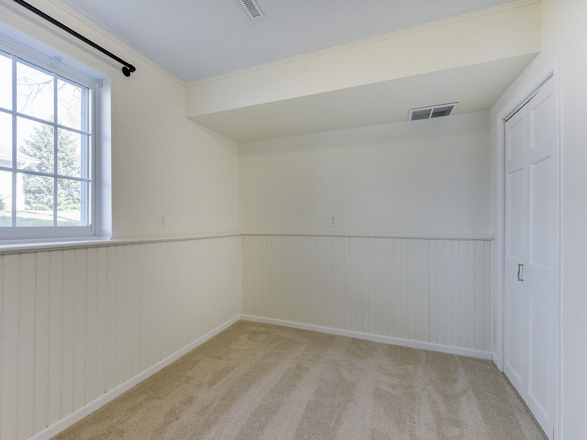 Building Photo - 17505 Rustic Hills Dr