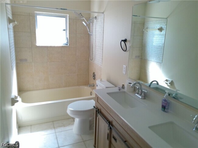 Building Photo - 1441 SE 11th St