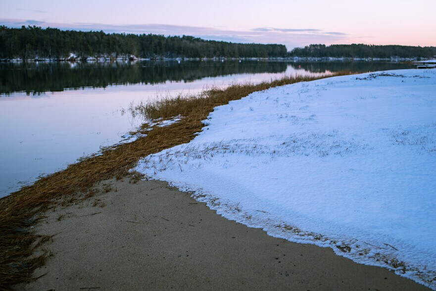 Building Photo - 18 Sandy Beach Rd