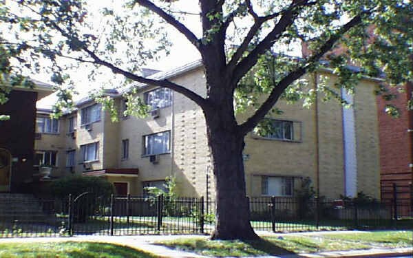 Building Photo - 1257 W Lunt Ave