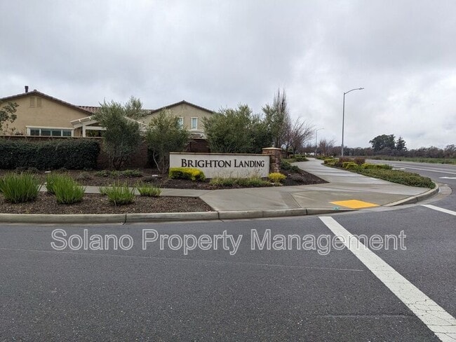 Building Photo - 537 Lavender Dr