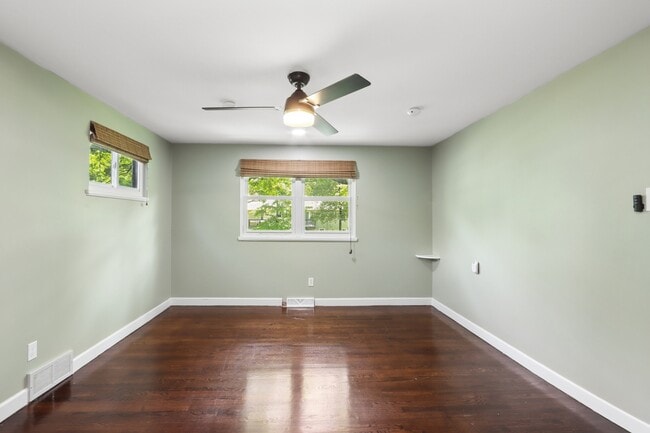 Building Photo - 8125 Lamar Ave