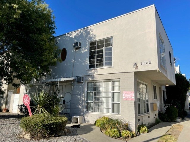 Building Photo - 1122 S Clark Dr