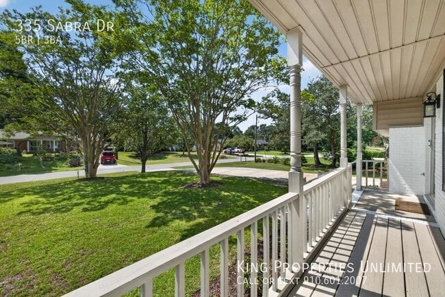 Building Photo - 335 Sabra Dr