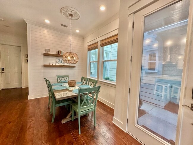 Building Photo - 18 E Milestone Dr