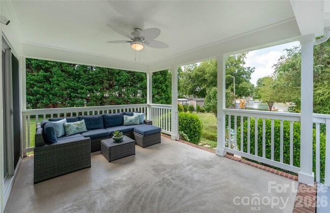 Building Photo - 108 Surfside Rd