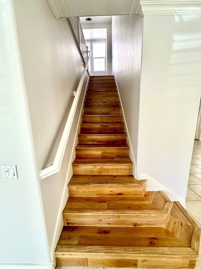 Building Photo - 4 bedroom beautiful Irvine home in gated N...