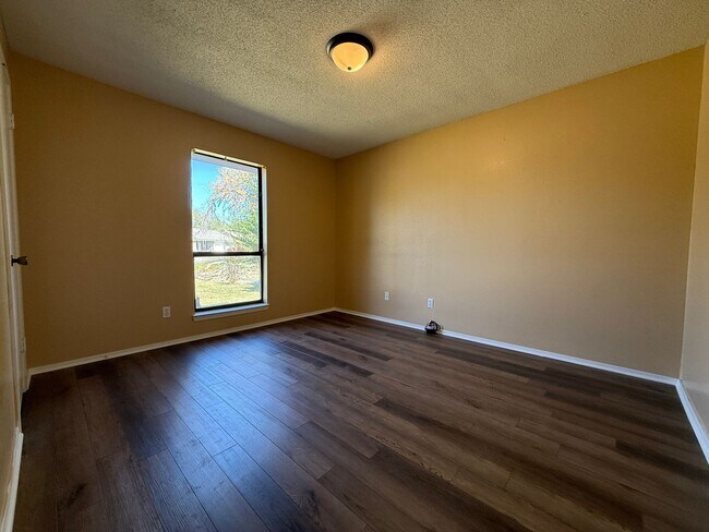 Building Photo - 2308 Ridglea Ct