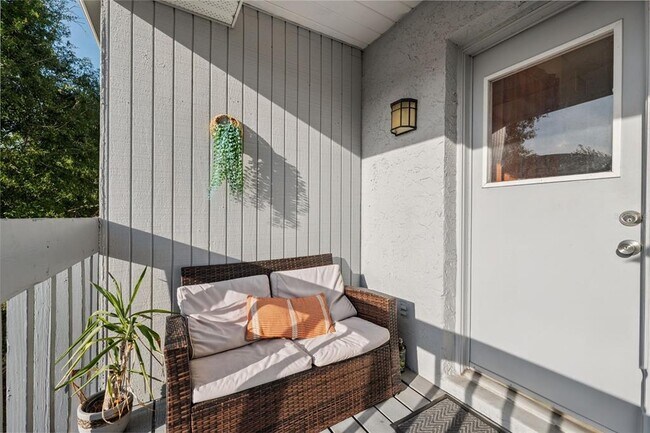 Building Photo - 4821 W McElroy Ave