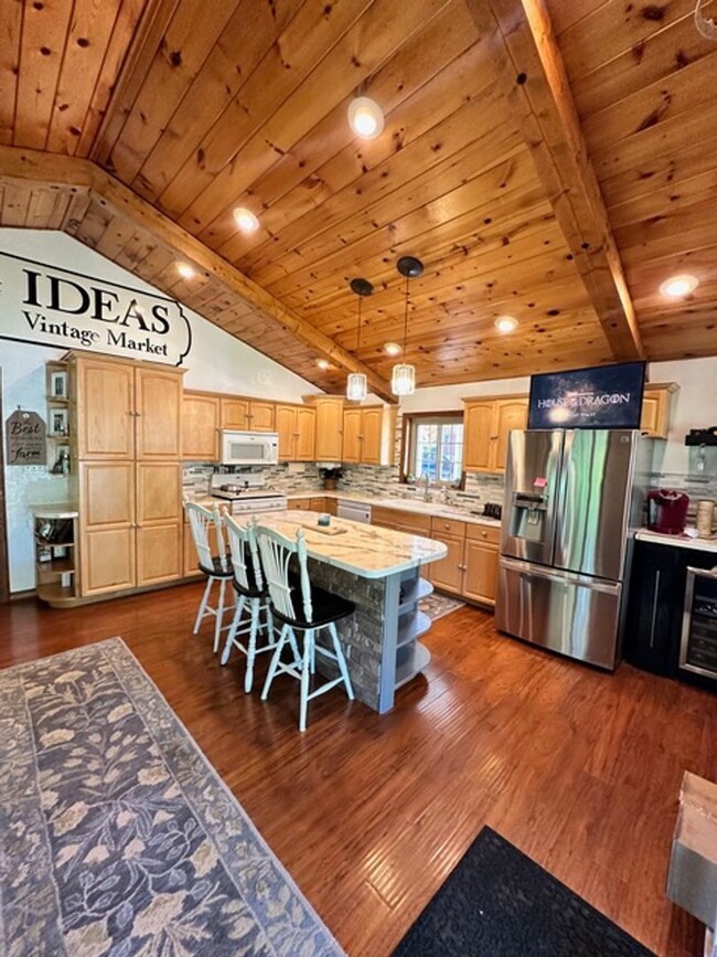 Building Photo - 5 Bedroom 2 1/2 Bath Home w/ Wrap Around P...