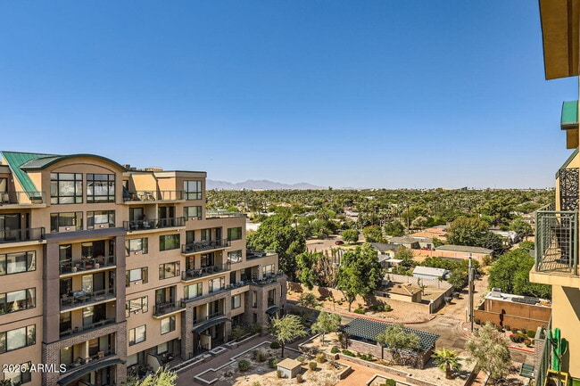 Building Photo - 17 W Vernon Ave