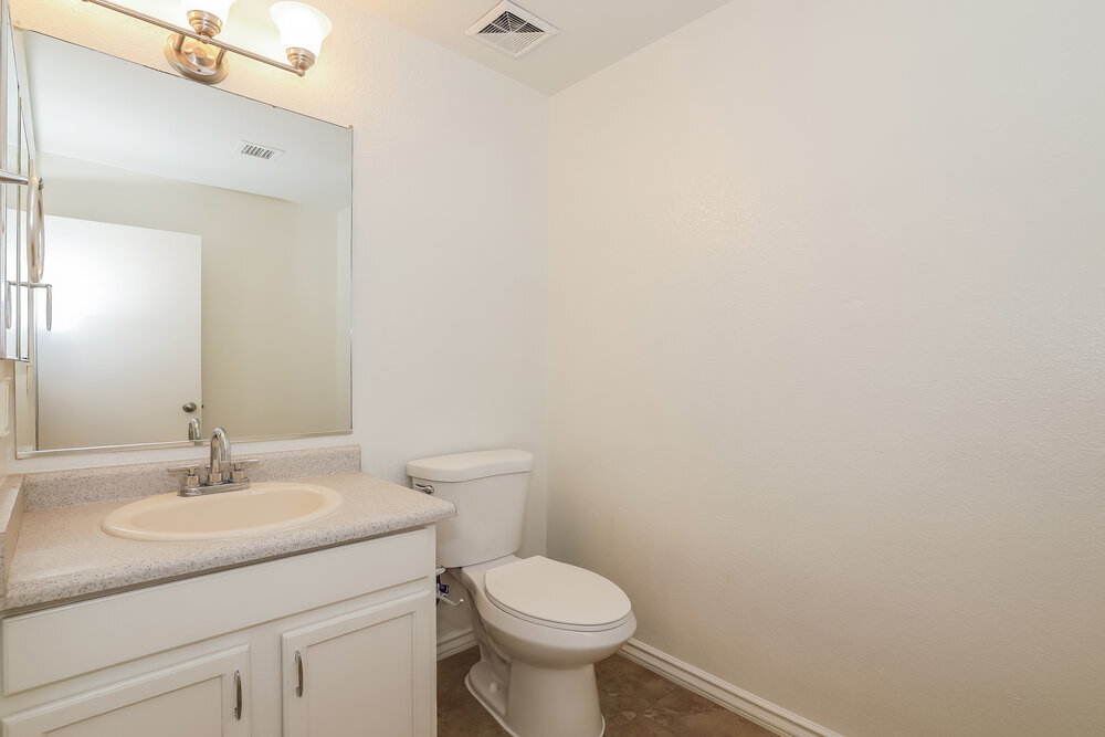 Building Photo - 2809 E Cherry Hills Dr