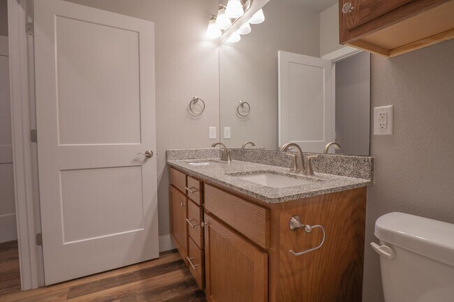 Building Photo - Spacious 3 bed 2 bath in Pea Ridge