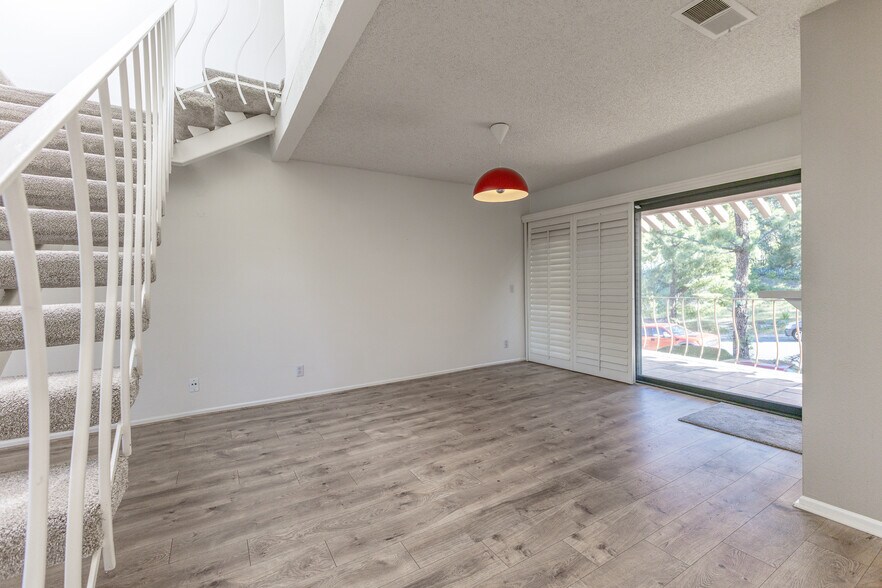 Building Photo - 1709 Camino de Villas