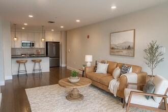 Building Photo - 434 McGrath Hwy