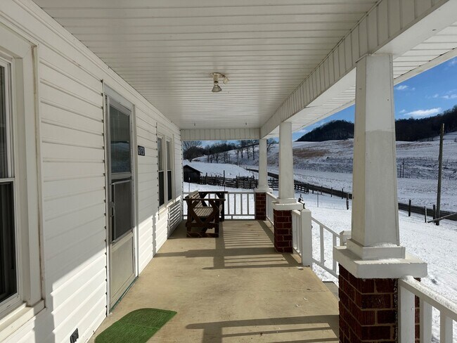 Building Photo - 6123 Boozy Creek Rd