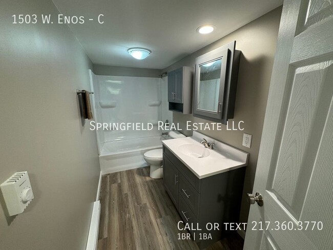 Building Photo - Modern 1 Bed 1 Bath Apartment with Ample S...