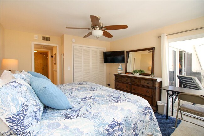 Building Photo - 3443 Gulf Shore Blvd N