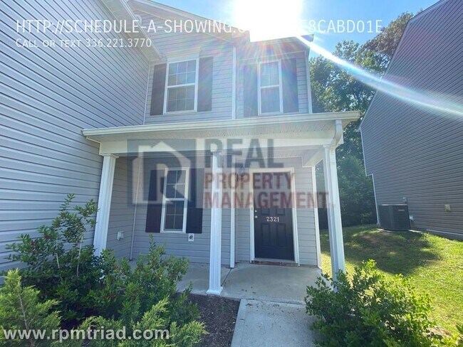 Building Photo - 3 Bedroom / 2.5 Bath Home Available Now!