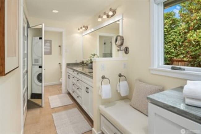 Building Photo - 4510 48th Ave NE