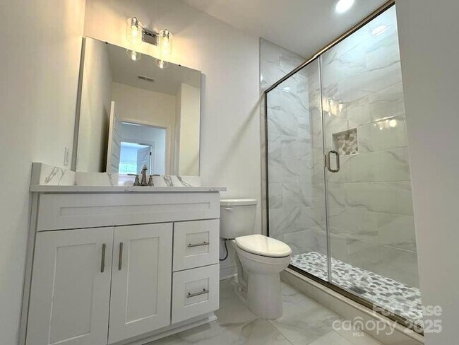 Building Photo - 8070 Blackwood Rd