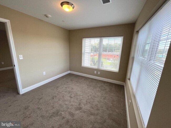 Building Photo - 1015 Andrew Dr
