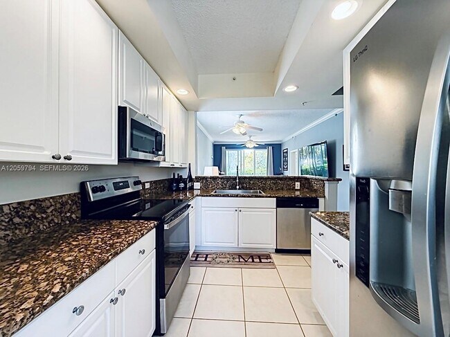 Building Photo - 26 Royal Palm Way