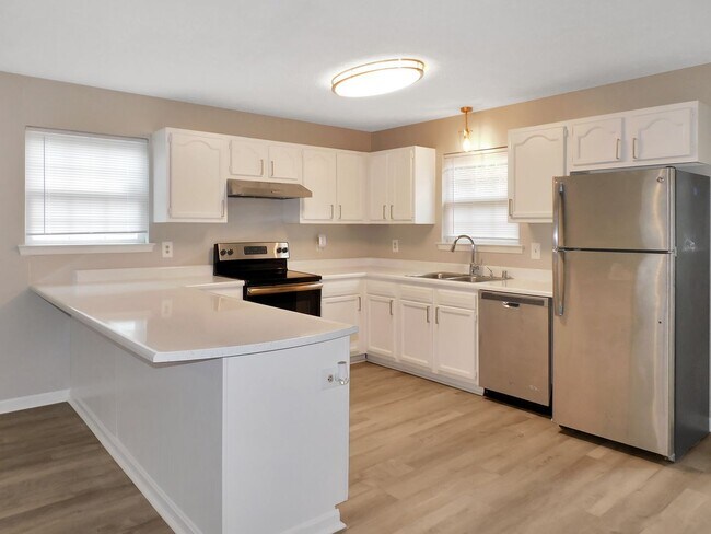 Building Photo - 21370 Lexington Dr