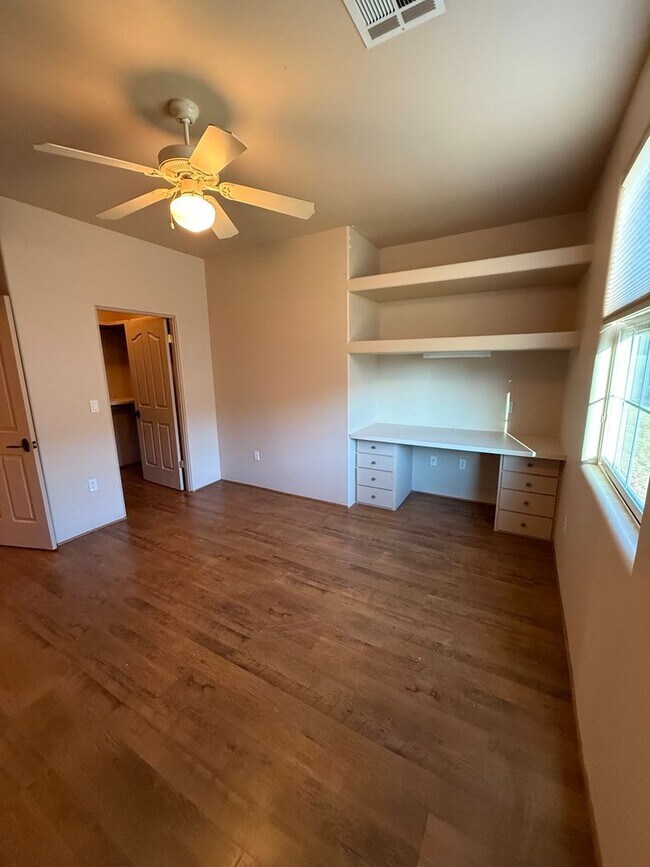 Building Photo - 3878 Stoneybrook Cir