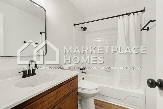 Building Photo - 681 Roxboro Trace SW