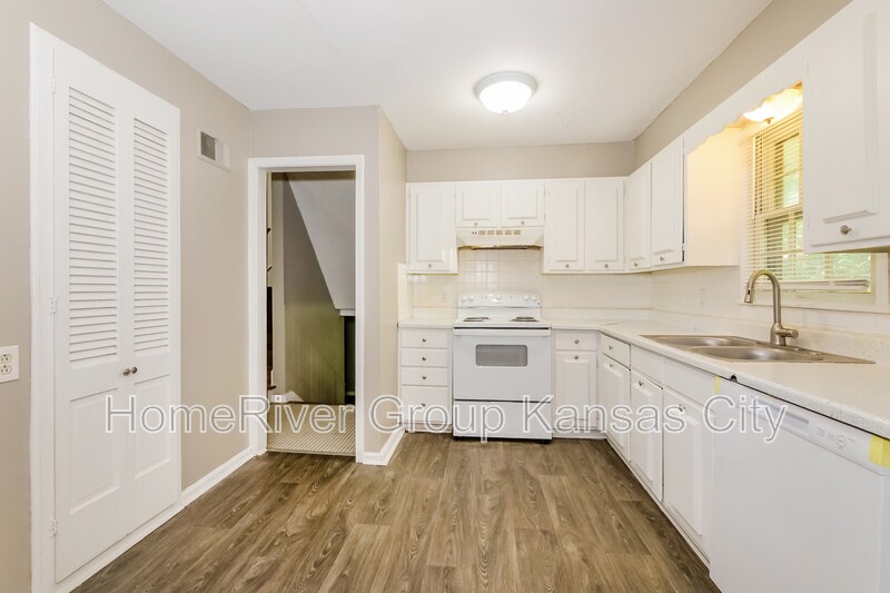 Building Photo - 5112 Osage Ave