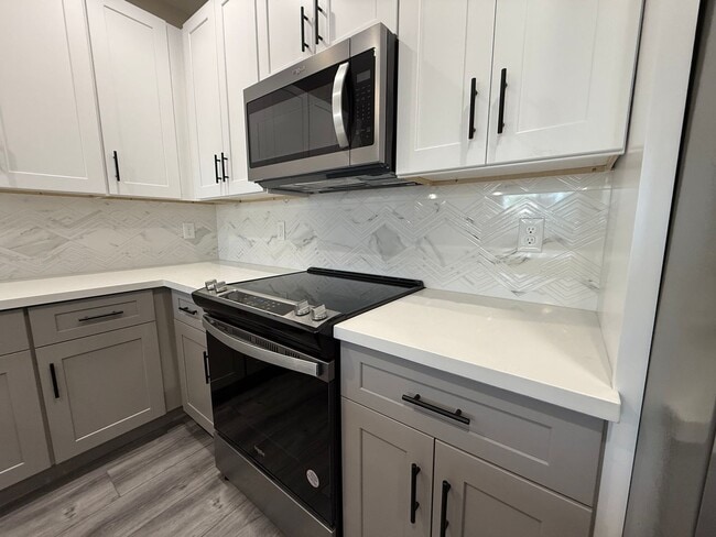 Building Photo - A614