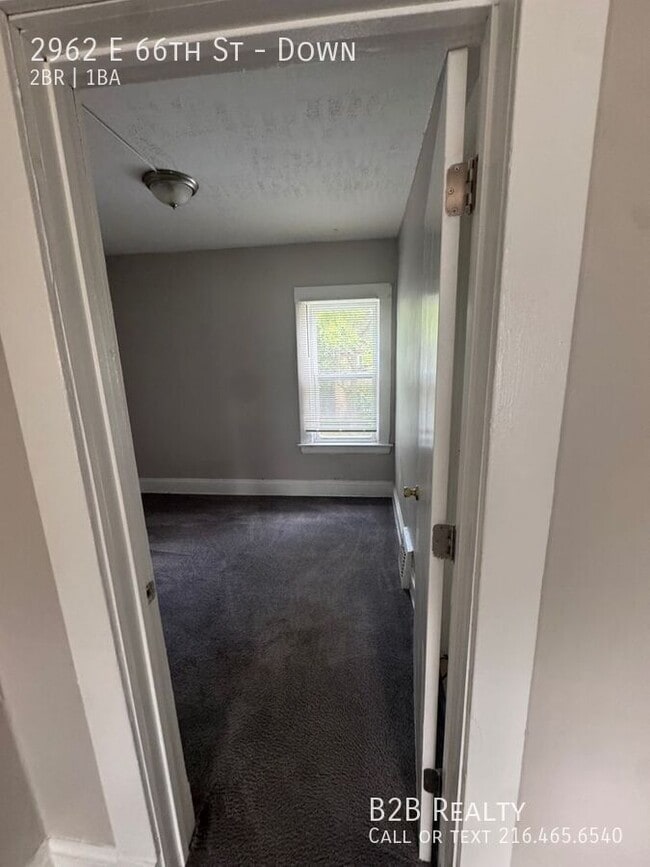 Building Photo - 2962 E 66th St