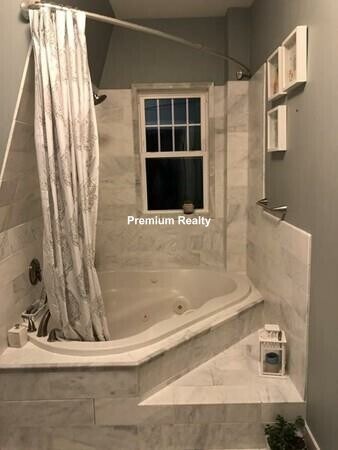 Building Photo - 108 Walnut St