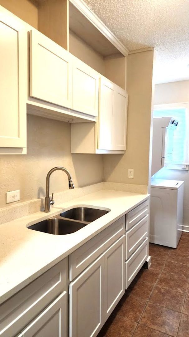 Building Photo - 2 Bed 1 Bath Duplex in the Aurora Addn NW OKC
