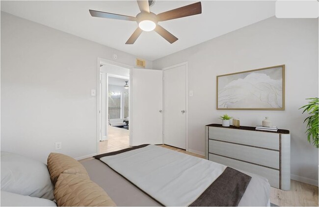 Building Photo - 2277 S Kirkwood Rd