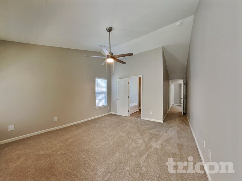 Building Photo - 986 Peachtree Meadows Cir