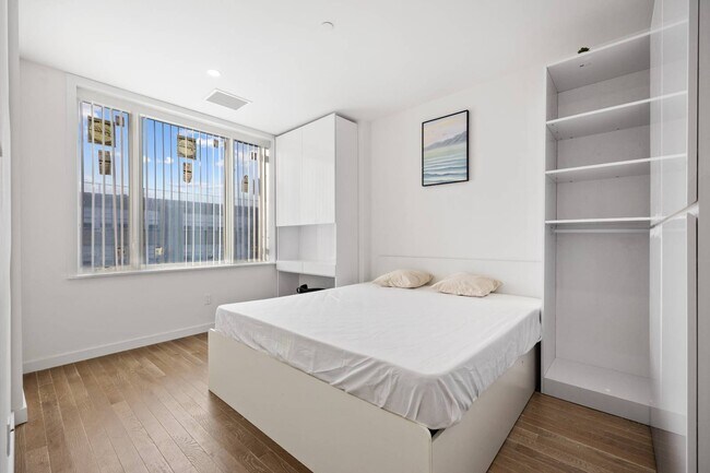 Building Photo - 2491 Ocean Ave