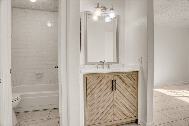 Building Photo - 5437 Ridge Wind Ln