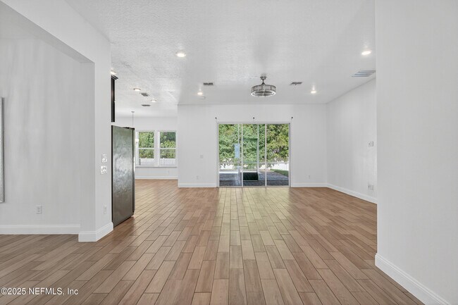 Building Photo - 215RENT Carina Trl