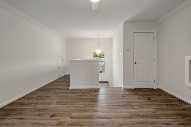 Building Photo - 16848 White Daisy Loop